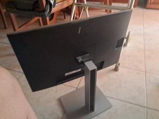 Pantalla HP Plata y Negra