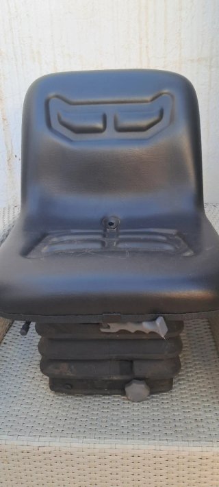 Silla de tractor negra nuevo