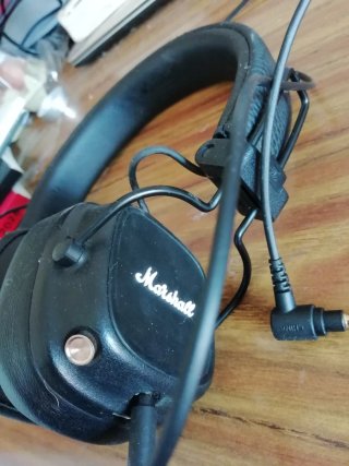 Auriculares Marshall Negros