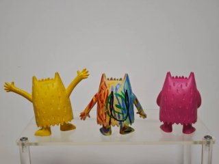 Lote 3 figuras PVC monstruos colores