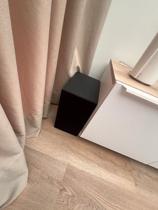TV Samsung 77 S93F 4K + barra de sonido Samsung