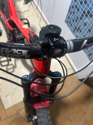 Bicicleta Montaña Roja y Negra