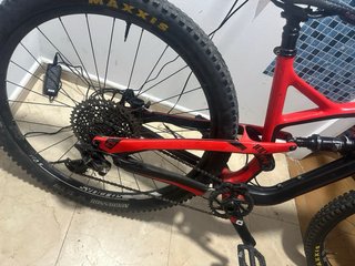 Bicicleta Montaña Roja y Negra