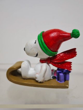 Figura Snoopy PVC Navidad Trineo Regalos