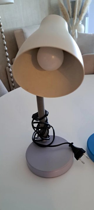 Lámparas de mesa beige y azul