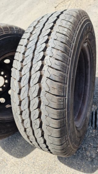 Neumáticos 215/70/15C