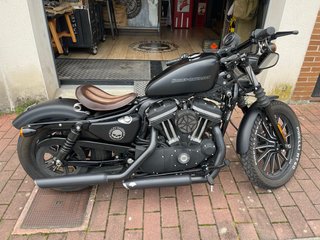 Harley Davidson Sportster Iron 883 Negra