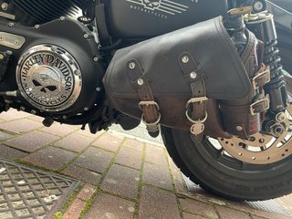Harley Davidson Sportster Iron 883 Negra