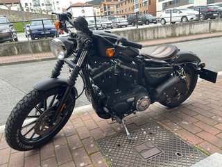 Harley Davidson Sportster Iron 883 Negra