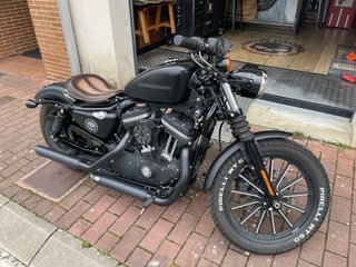 Harley Davidson Sportster Iron 883 Negra