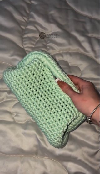 Clutch uncinetto color acqua