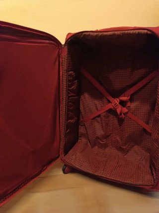 Maleta de viaje American Tourister roja 25kg