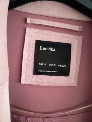 Chaqueta Bershka rosa