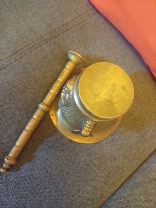 Mortero de bronce con pilón
