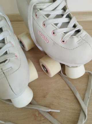 Patines de 4 ruedas blancos