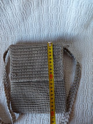 Bolso hombro gris bordado asa trenzada