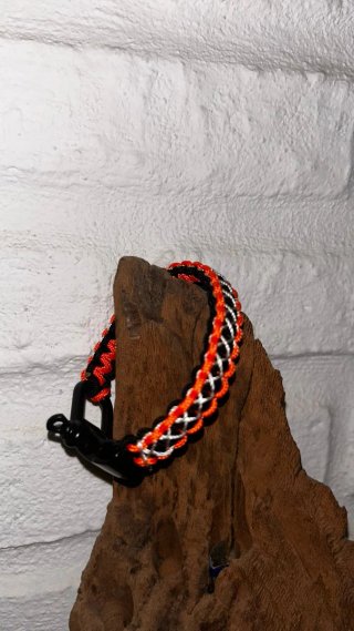 Pulsera Paracord Tejida Negra y Amarilla