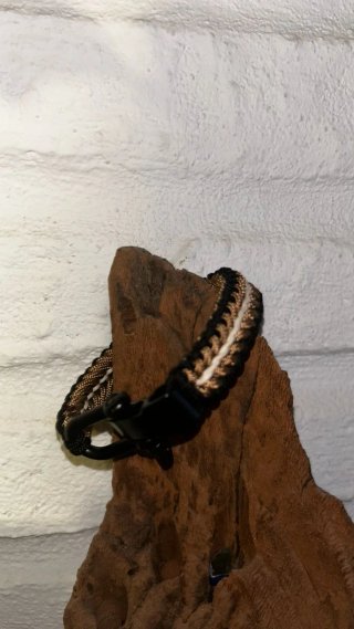Pulsera Paracord Tejida Negra y Amarilla