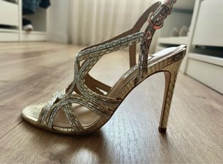 Sandalias Guess Tacón