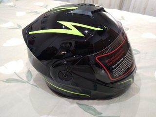 Casco Integral Moto Negro con Diseño