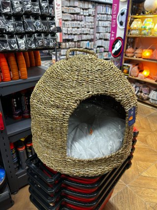 Cesta para gatos tejida