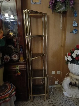 Estantería Metálica y Cristal Dorada