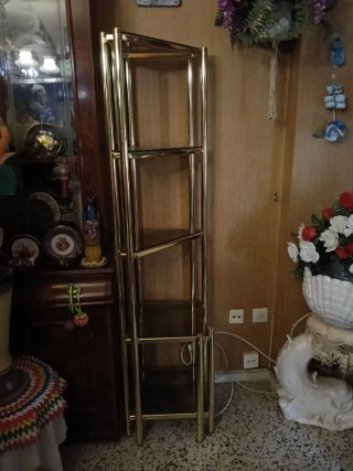 Estantería Metálica y Cristal Dorada