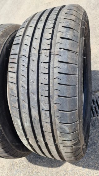 Neumáticos 215/55/16