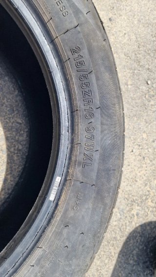 Neumáticos 215/55/16