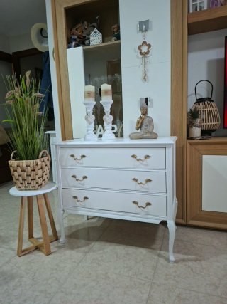 Cómoda de madera, vintage blanca, preciosa.