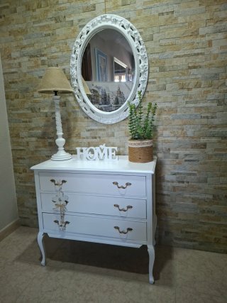 Cómoda de madera, vintage blanca, preciosa.