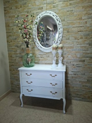 Cómoda de madera, vintage blanca, preciosa.