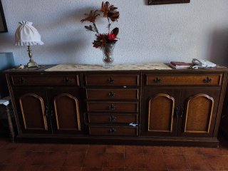 Mueble de salón de madera