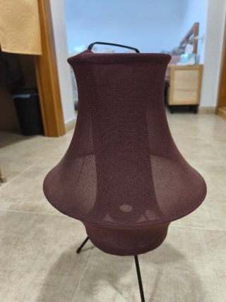 Pantalla y soporte lámpara FYXNÄS Ikea color vino