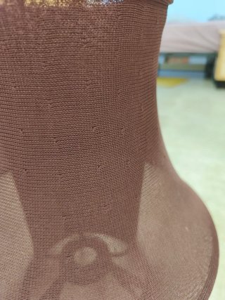 Pantalla y soporte lámpara FYXNÄS Ikea color vino