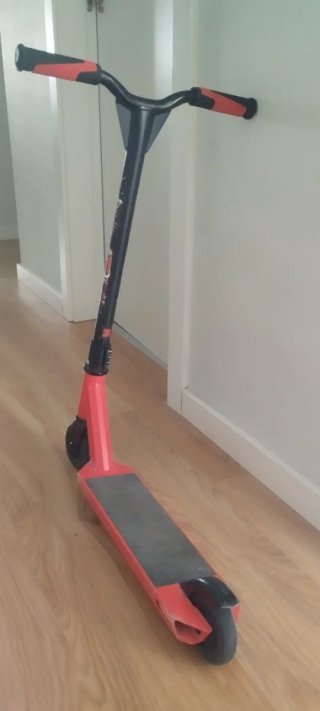 Patinete Scooter Freestyle Rojo y Negro