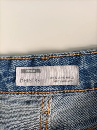 Shorts vaqueros denim azul desgastados Bershka T32