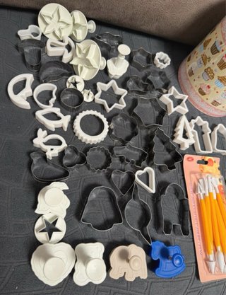 Pack Repostería Cortadores y Caja Metálica