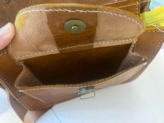 Bolso de cuero marrón