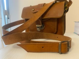 Bolso de cuero marrón