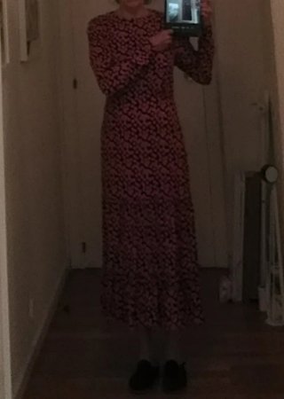 Vestido rosa estampado lunares