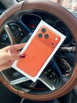 iPhone 17 Pro Max Naranja