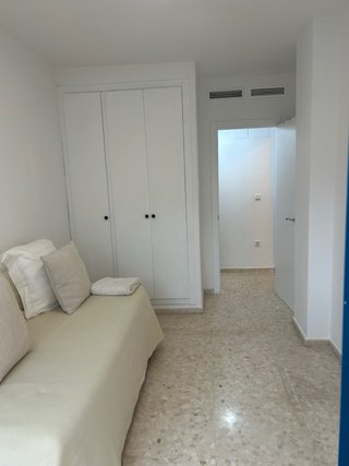 Piso en oliva pueblo. Bajo