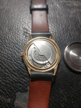 Reloj Lip Automático Extraplano Dorado