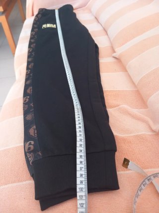 Pantalón chándal NBA New Era Negro/Dorado