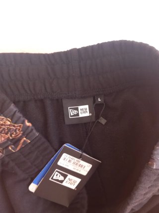 Pantalón chándal NBA New Era Negro/Dorado