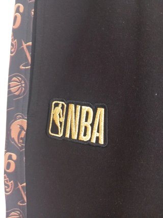 Pantalón chándal NBA New Era Negro/Dorado