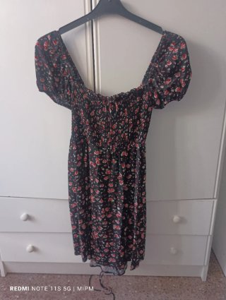 Vestido corto floral Stradivarius Talla S