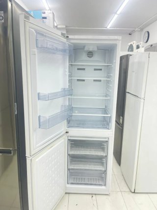 Nevera marca Beko A+ con garantia transporte
