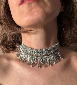 Collar plateado con espejos